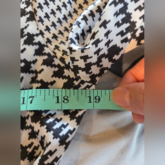 NWT!! Fashion Nova | Elegant Black and White Houndstooth Dress, Size L - Picture 7 of 8